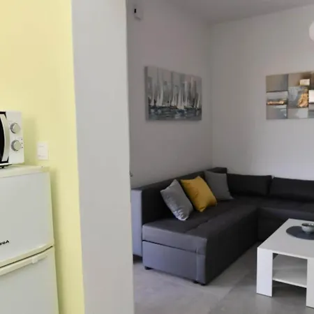 Two Bedroom With Balcony And Garden View * Supetar