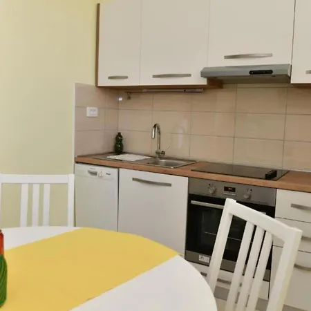 Two Bedroom With Balcony And Garden View Apartman *