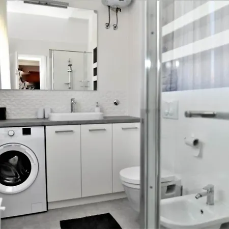 Apartman Two Bedroom With Balcony And Garden View Supetar