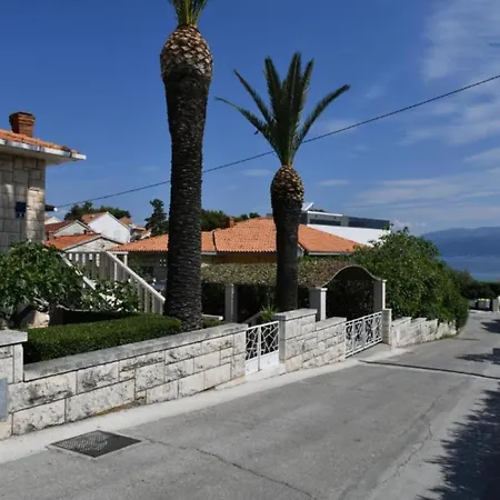 Two Bedroom With Balcony And Garden View