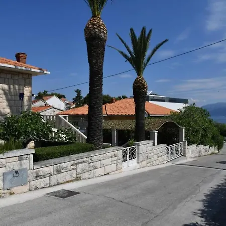 Two Bedroom With Balcony And Garden View