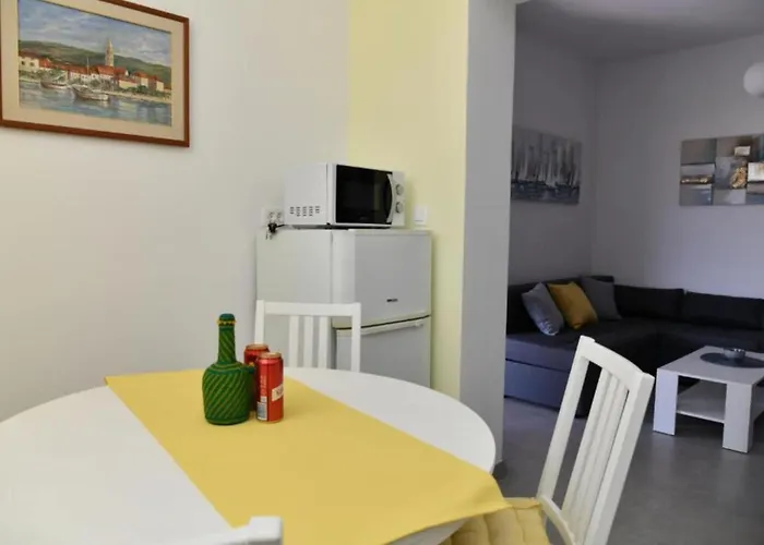 Appartamento Two Bedroom With Balcony And Garden View