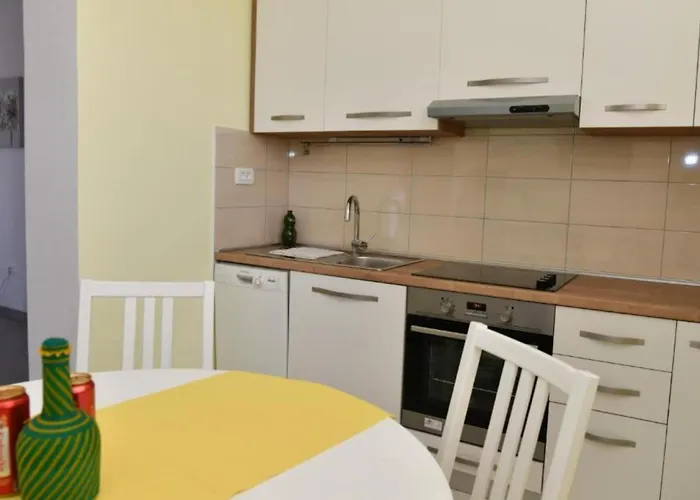 Two Bedroom With Balcony And Garden View Appartamento *