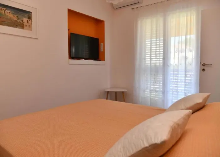 Two Bedroom With Balcony And Garden View San Pietro di Brazza