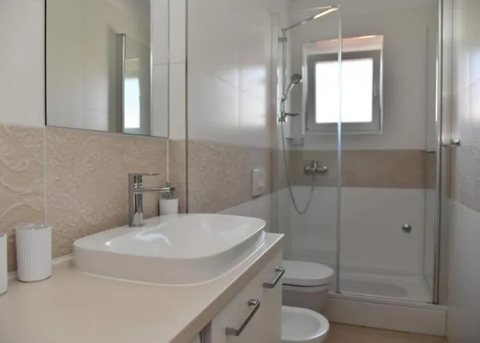 Two Bedroom With Balcony And Garden View