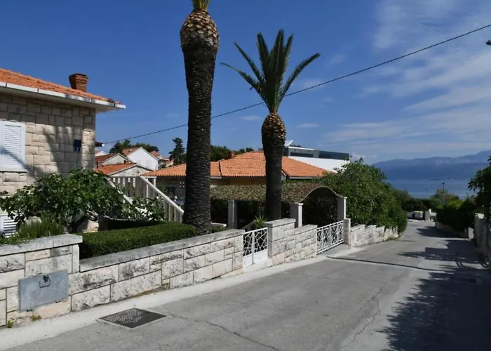 Two Bedroom With Balcony And Garden View